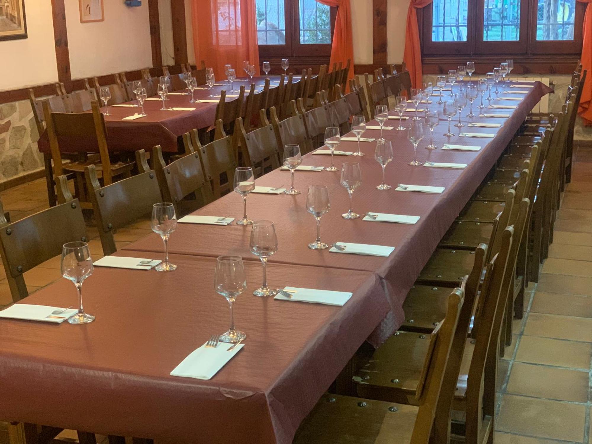 Hotel Restaurante Rio Cuervo Vega del Cadorno Luaran gambar
