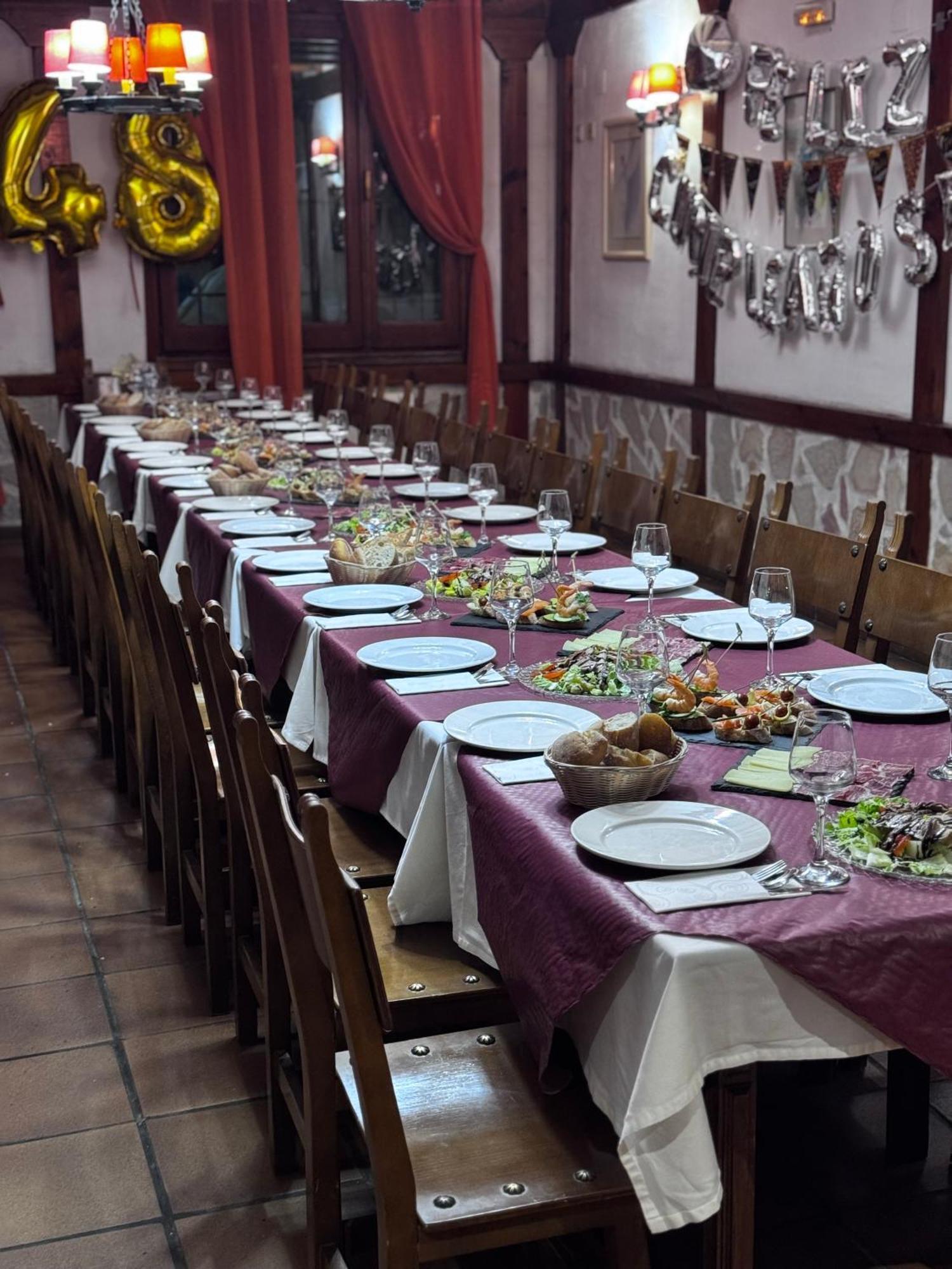 Hotel Restaurante Rio Cuervo Vega del Cadorno Luaran gambar